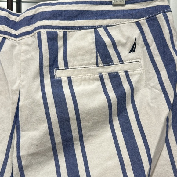 Nautica Ladie Mid Rise Twill Short tiny blemish see pictures - Picture 4 of 7